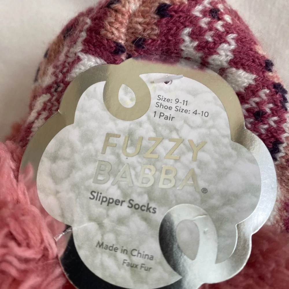 Fuzzy Baba Slipper Socks Pink & white Aztec Pattern NWT